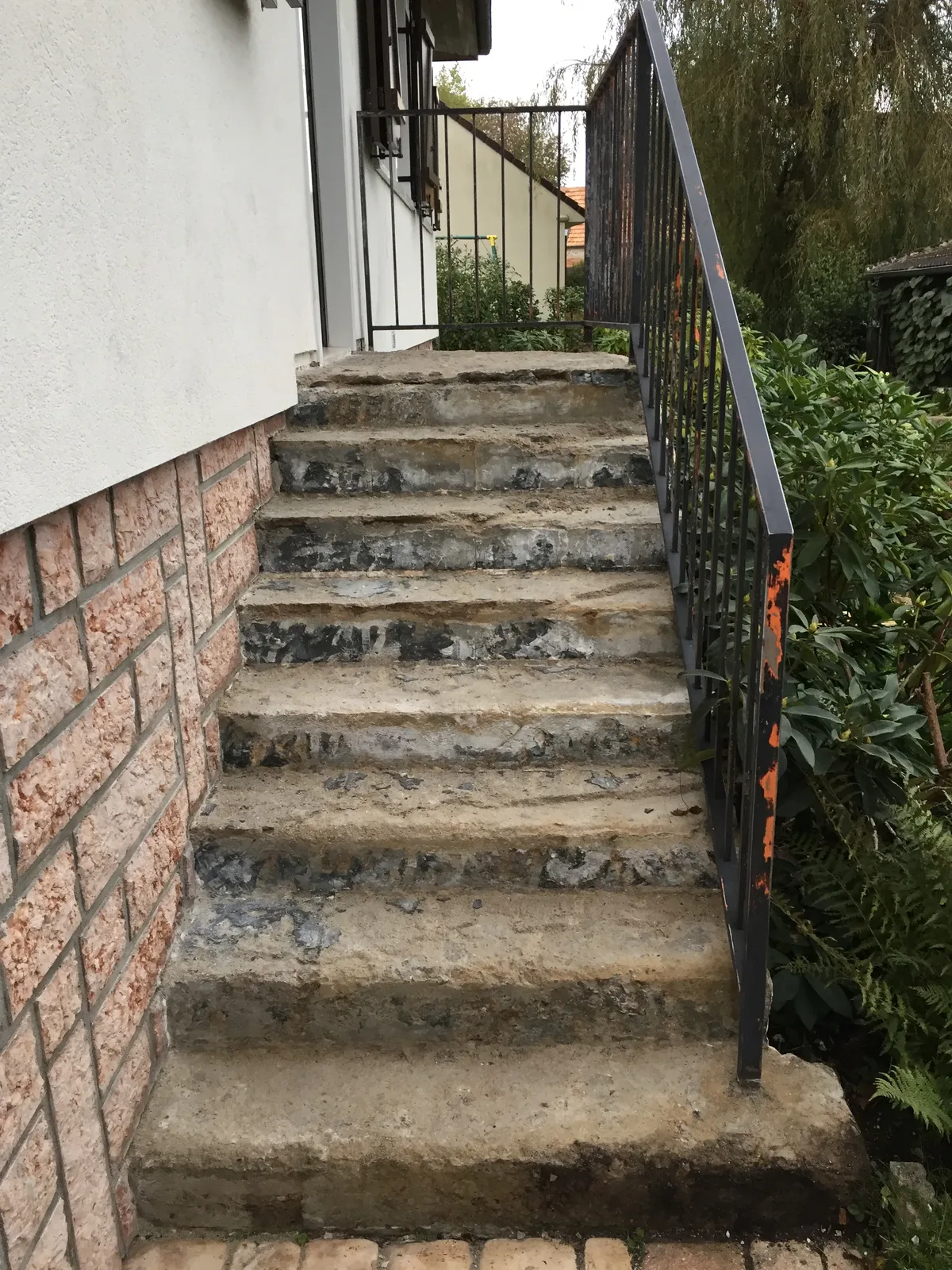 Escalier extérieur avant rénovation